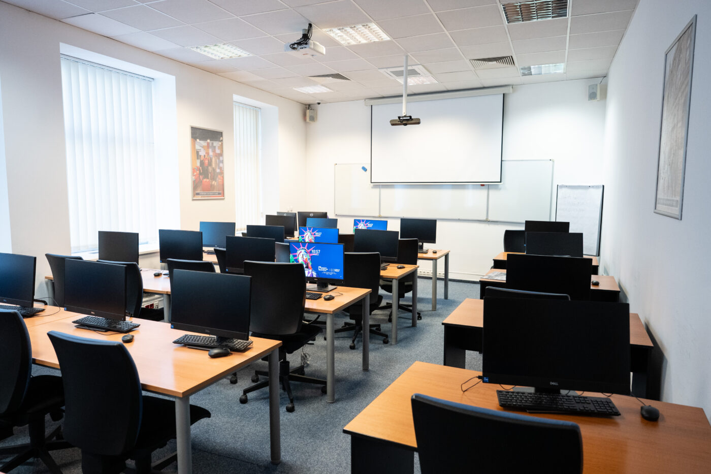 UNYP's fully equipped, modern computer lab provides an ideal environment for classroom based learning