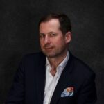 Češi se&nbsp;už čínských aut tolik nebojí. Řeší spíše cenu a&nbsp;spotřebu, říká manažer automobilky Chery